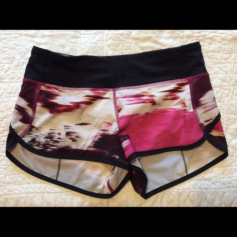 Lululemon Speed Shorts Pigment Wind. Size 4